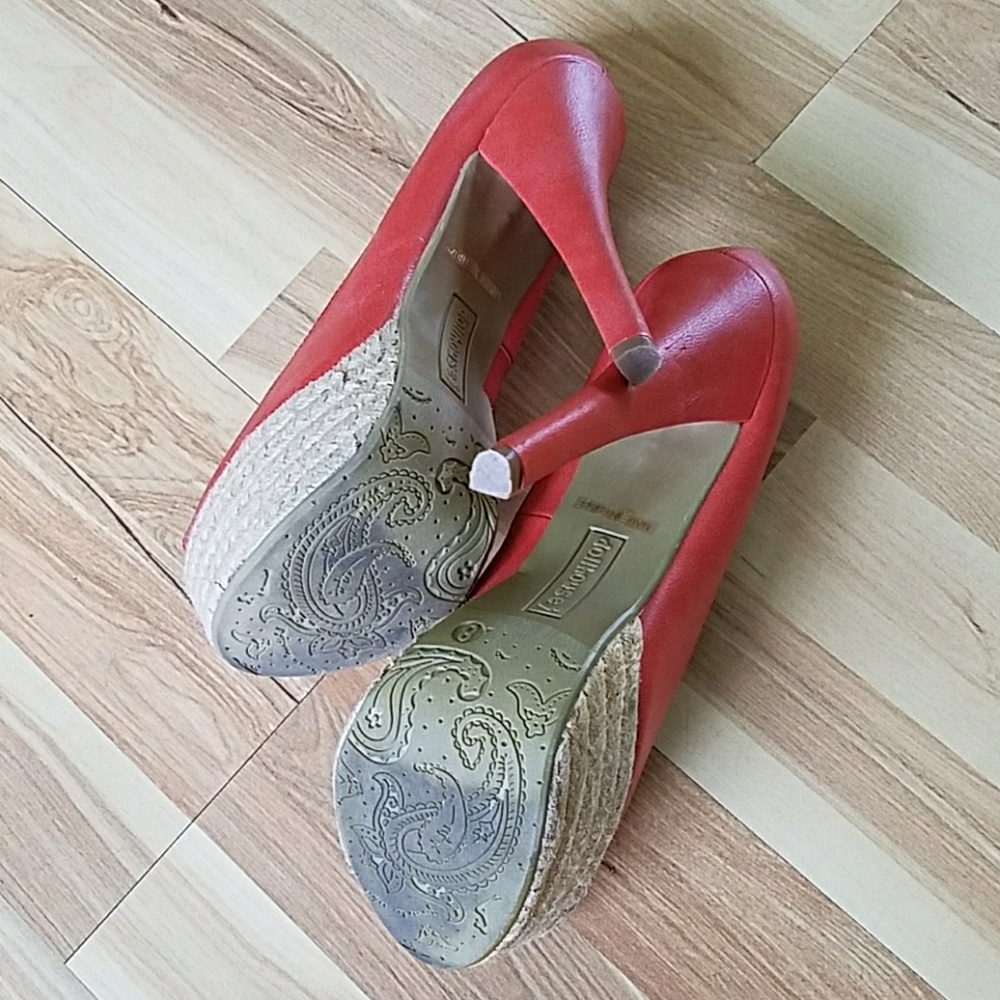 Today Only! $15 Dollhouse Savi Coral Heels - Picture 6 of 6